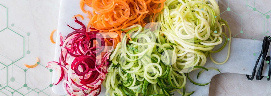Noodles de pepino de colores